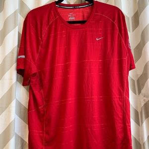 💕Nike Dri-Fit Red running shirt in XL.💕